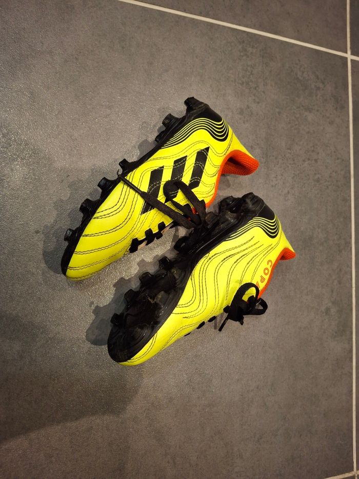 Chaussures foot rugby - photo numéro 2