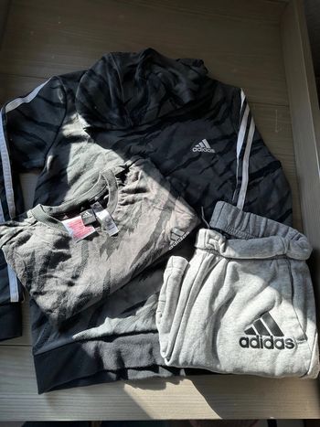 Lot vêtements Adidas garçon