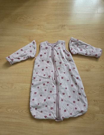 Gigoteuse rose imprimé pommes 0/6 mois