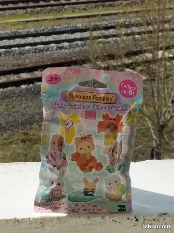 Sylvanian famille le sachet surprise les bébés de la mer