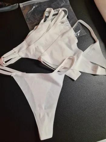 6 strings underwear