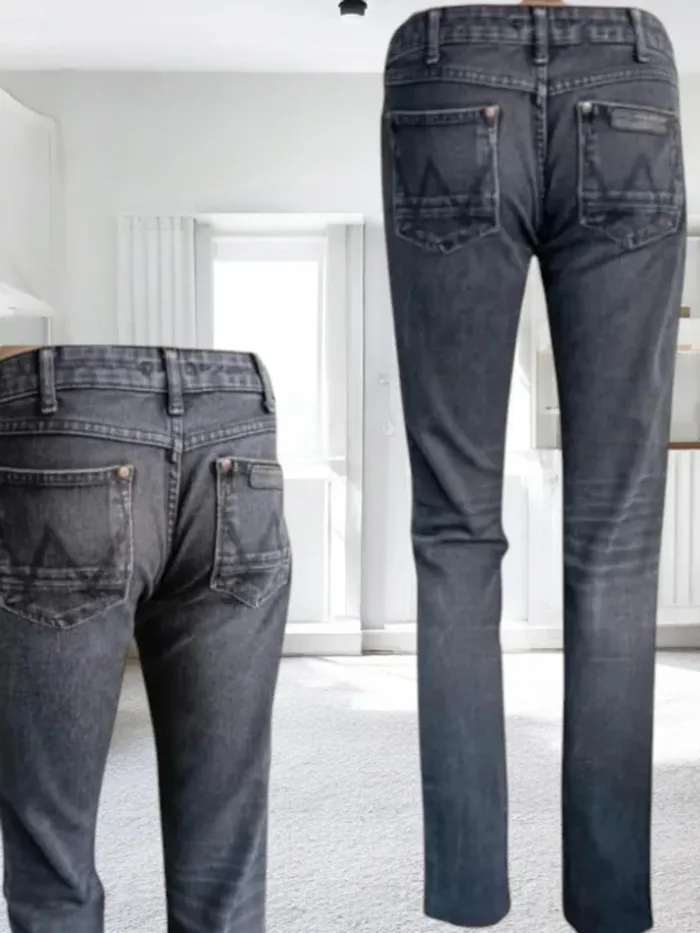 Jean Wrangler ,coupe slim ,taille basse , stretch - photo numéro 3