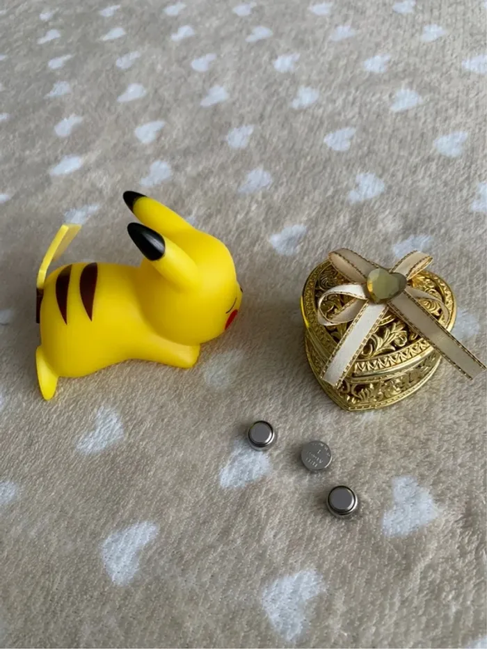 lampe Pikachu veilleuse piles incluses - photo numéro 2