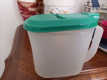 Pichet Tupperware