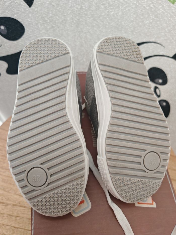 Chaussure garçon neuve pointure 26 - photo numéro 10