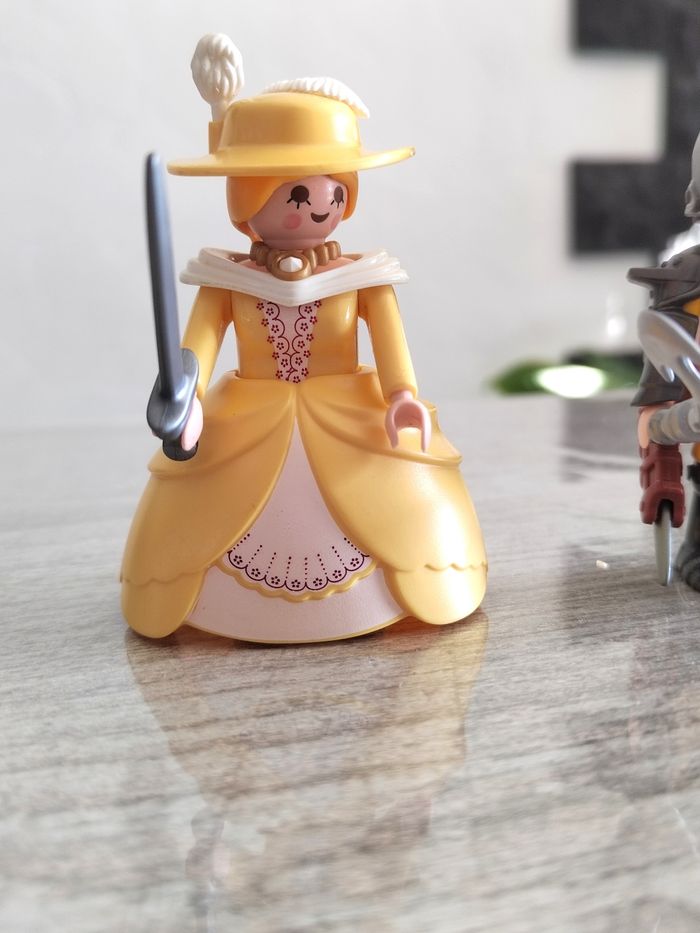 Chevalier avec princesse playmobil en très bon état - photo numéro 3