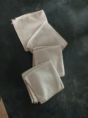 Lot de 4 petites serviettes de table