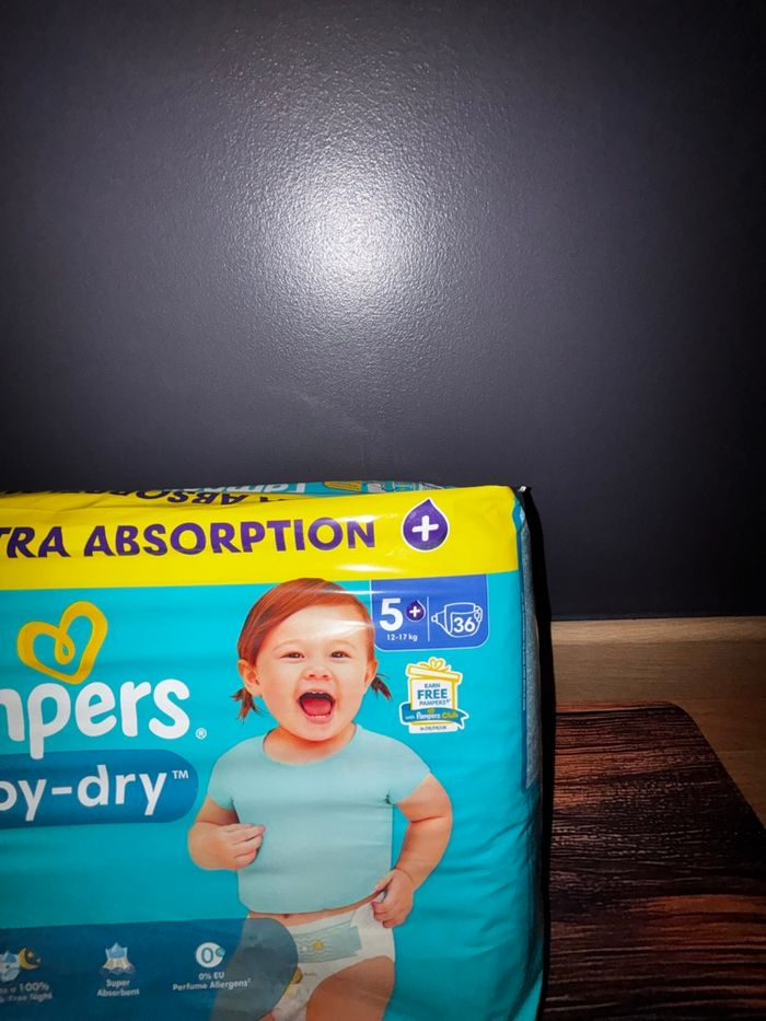 Pack De 36 Couches Pampers  Baby-Dry Neuf Dans L’emballage Taille:5+ - photo numéro 2