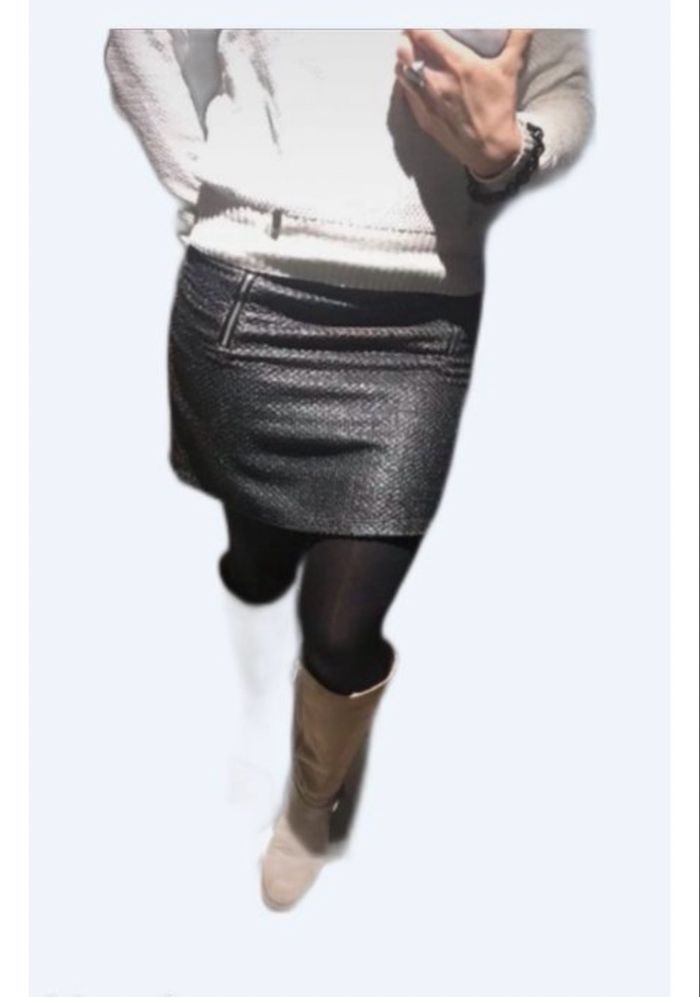 Jupe kookai effet écaille agréable à porter