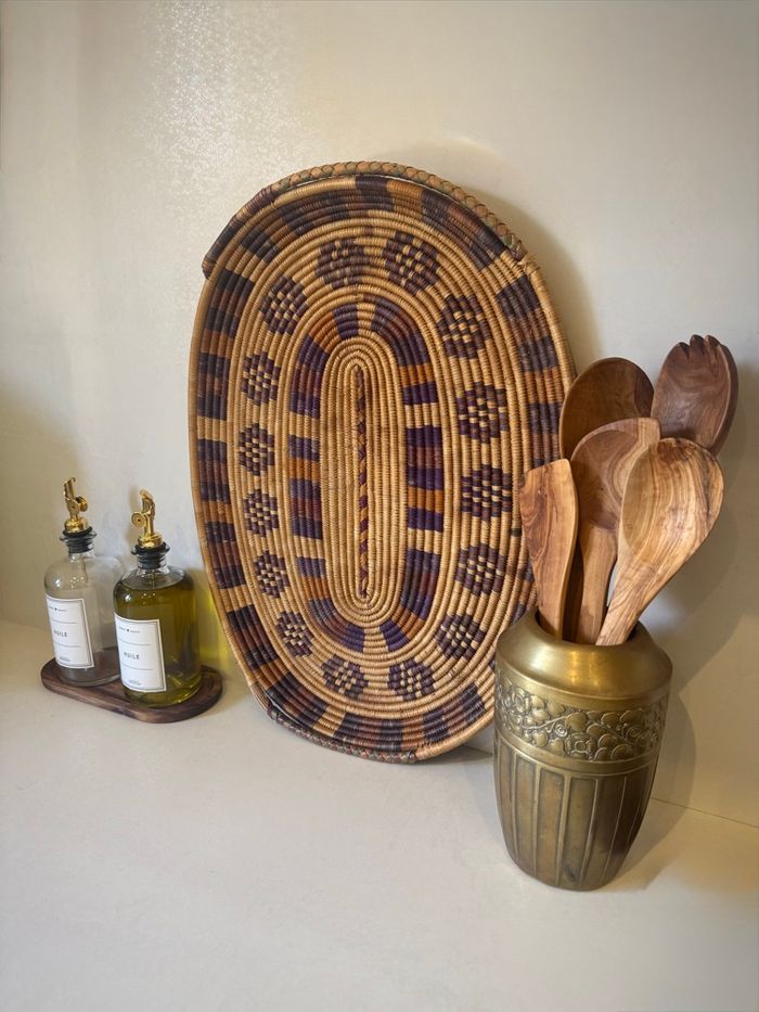 Grand plateau / corbeille / plat ancien en vannerie africaine - photo numéro 2