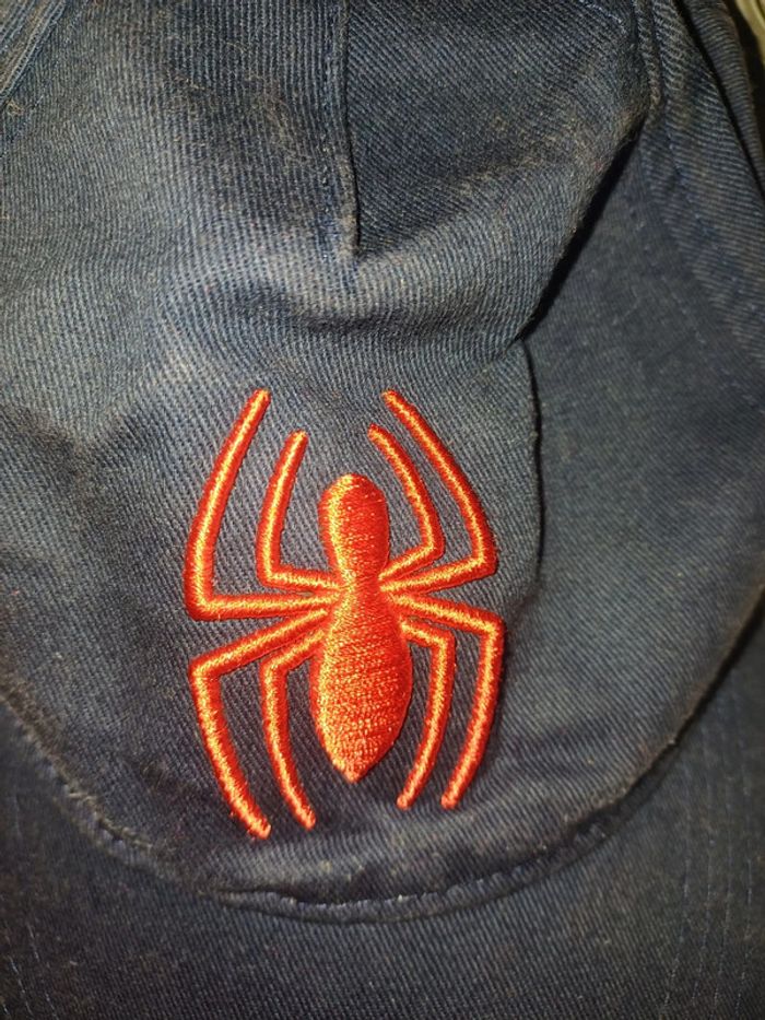 Superbe casquette Spiderman - photo numéro 2
