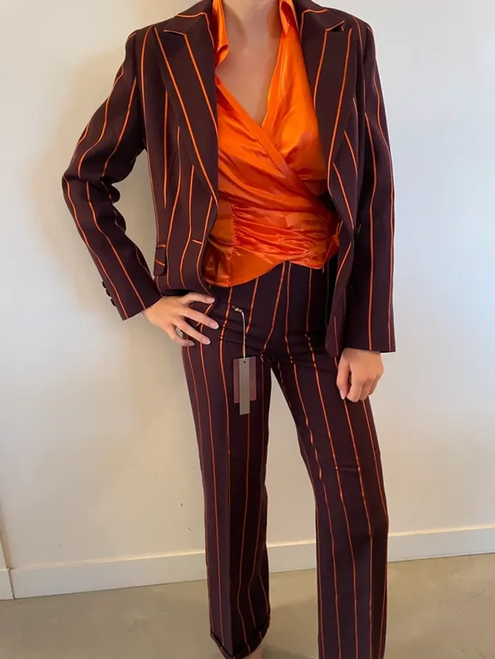 Ensemble tailleur pantalon élégant de créateur 40 - photo numéro 2