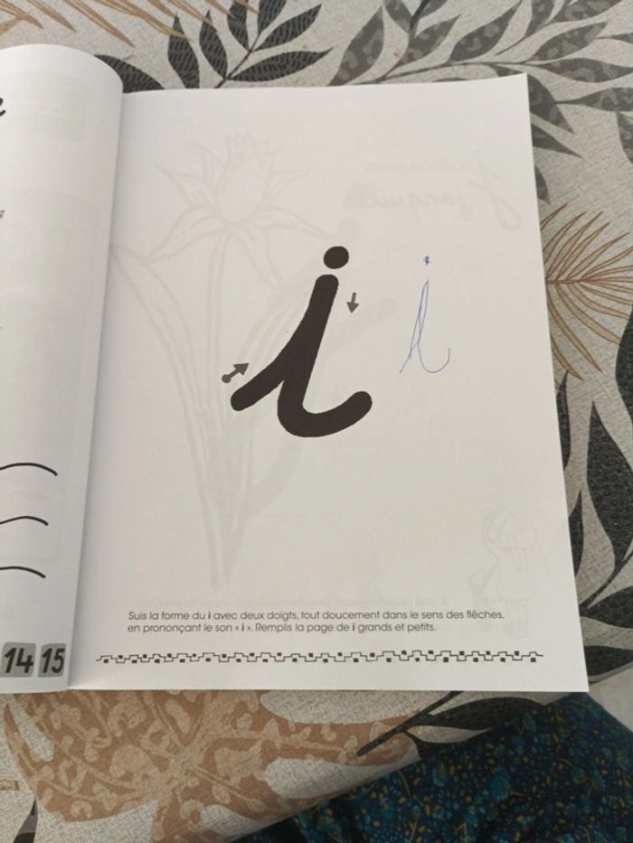 Gros livre d'activités Montessori - photo numéro 5