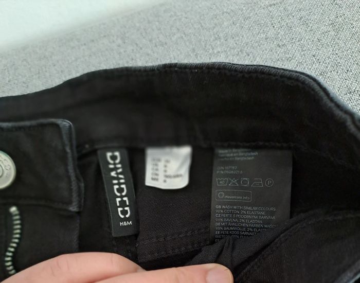 Jean noir troué taille 36 - photo numéro 2