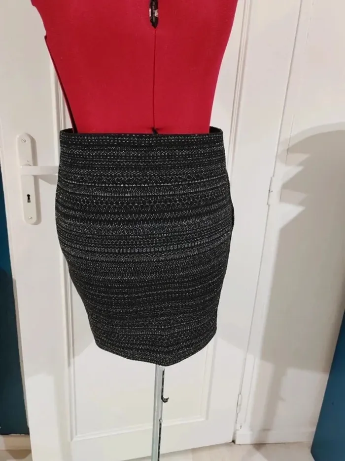 Jupe courte - photo numéro 5