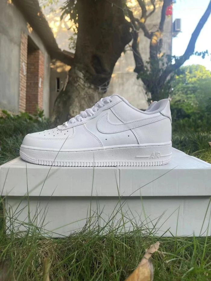 Nike Air Force 1 Low '07 White 44 - photo numéro 5