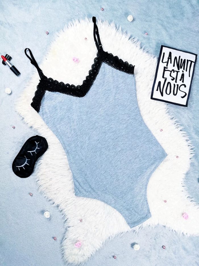 Body chiné gris avec dentelle noire- T.M ou T.38 🖤 - photo numéro 2