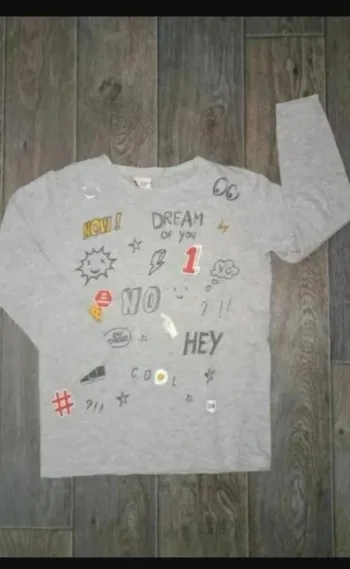 t-shirt manches longues gris TAO 8 ans / 128 cm Très bon état Tape à l'œil