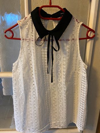 Chemisier dentelle sans manche