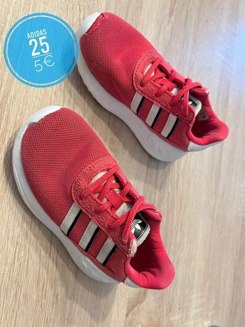 Baskets Adidas fushia en 25 1/2