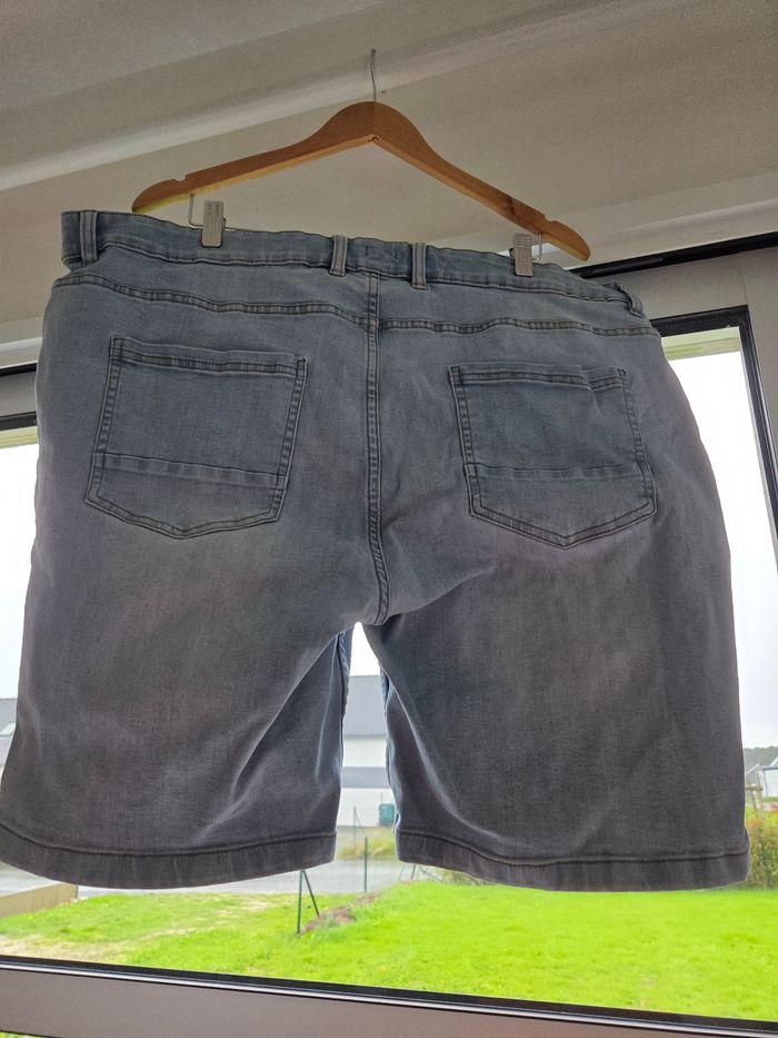 Short en jean bleu clair - photo numéro 2