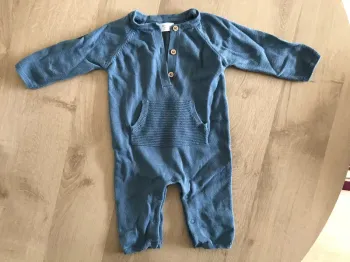 Combinaison longue en maille bleu 6 mois