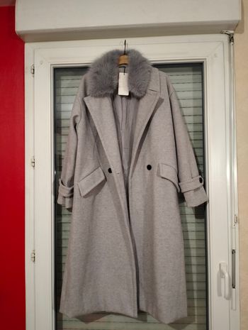 Manteau gris neuf taille unique