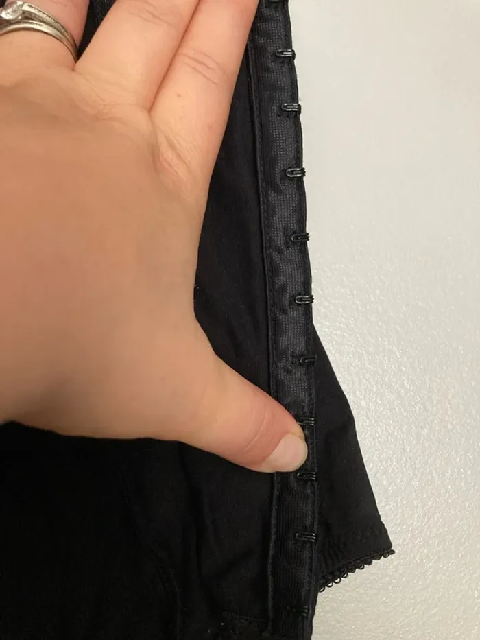 Bustier noir push-up rembourré – Valège – Taille 85B – Style guêpière sans jarretelles - photo numéro 8