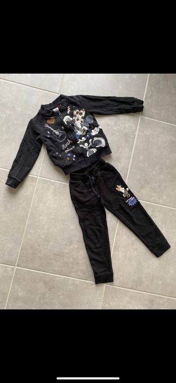 Ensemble veste et jogging Minnie taille 4-5 ans