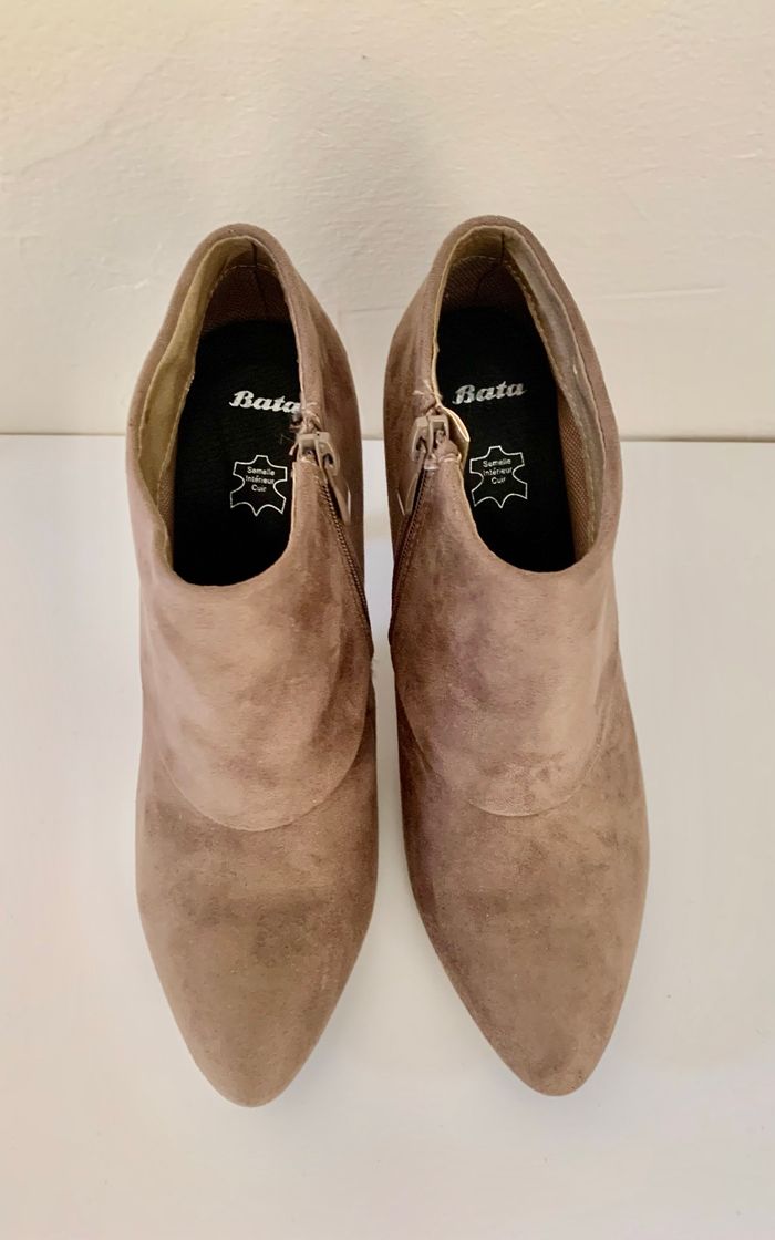 Bottines BATA en daim - photo numéro 3