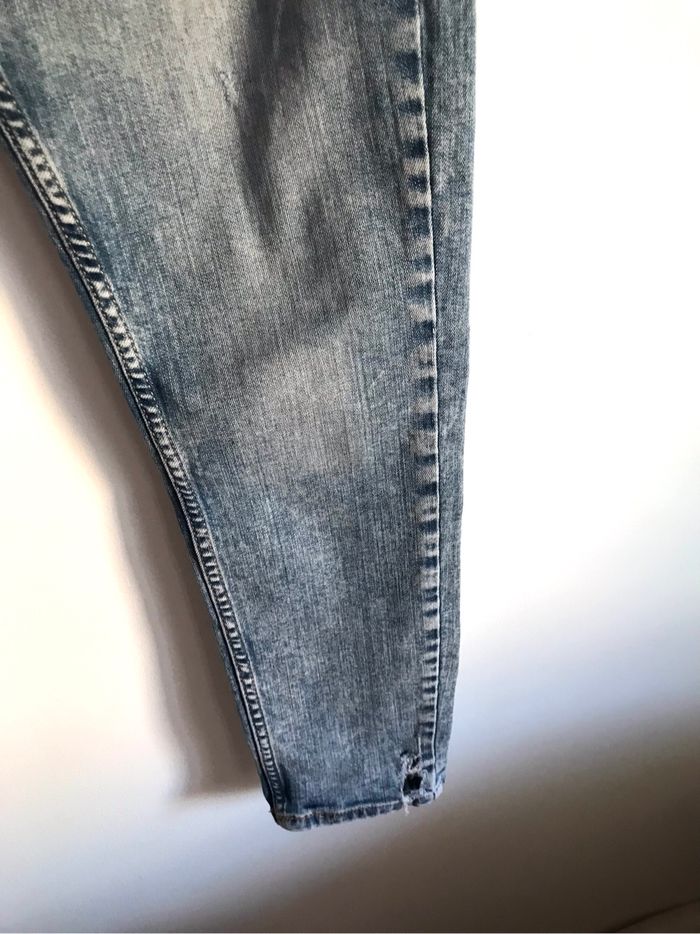 Jean Zara Man à trous taille 42 - photo numéro 5