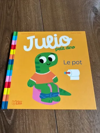Livre enfant Julio petit dino au pot