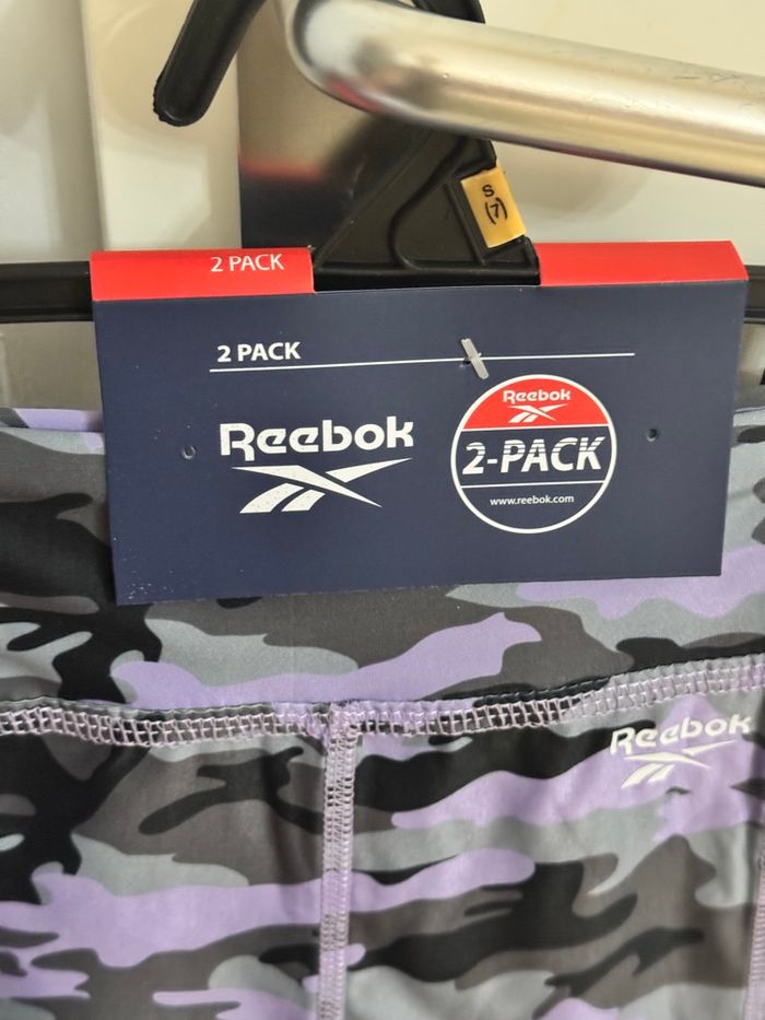 Lot 2 shorts fille reebok 9-10. Ans - photo numéro 4