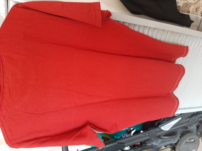 2 tee shirts (dont 1 neuf) pour hommes Taille S - photo numéro 4