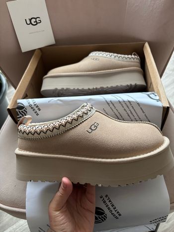 UGG- Modèle plate-forme beige