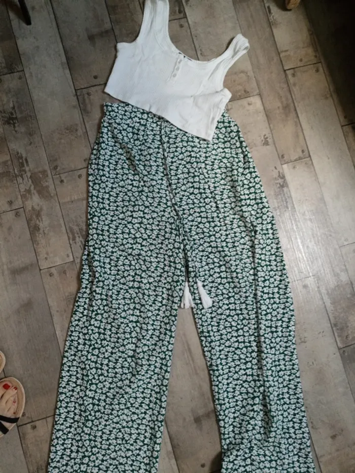 Haut court Jennyfer et pantalon shein xs - photo numéro 2
