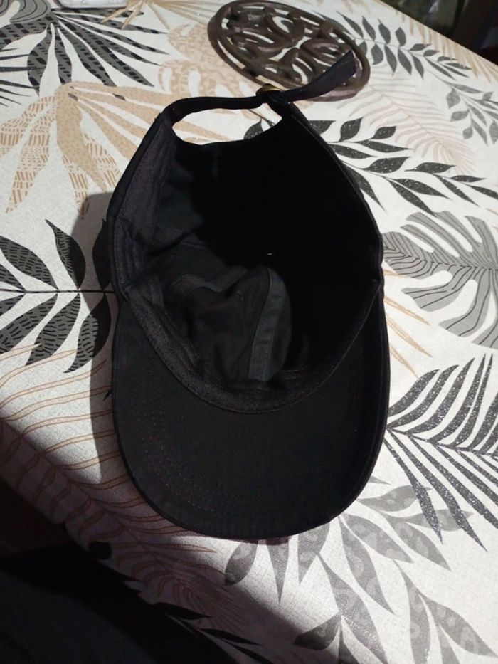 Casquette noire basket Shein - photo numéro 4