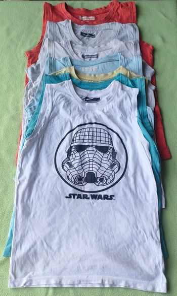Lot de 7 débardeurs taille 10 ans