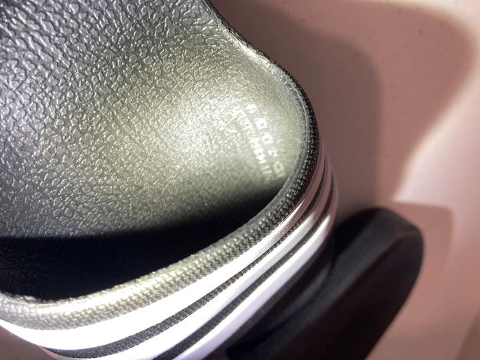 Claquettes adidas taille FR 29 - photo numéro 4