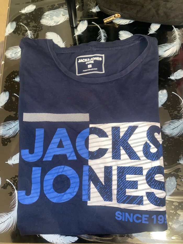 TEE shirt