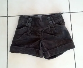 Short hiver effet peau de pêche Okaïdi 4 ans