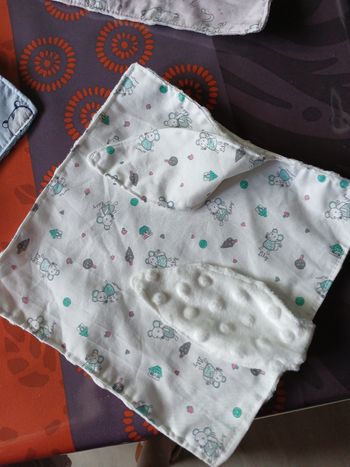 Petit doudou cherche petit bb pour faire des petits câlins