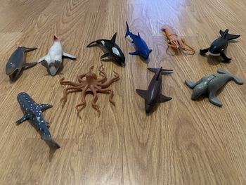 Lot de 10 figurines marin