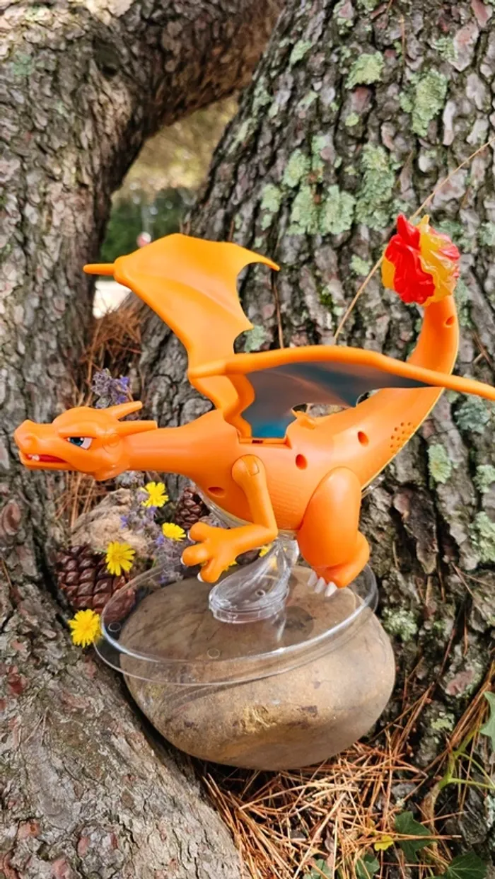 Super grande figurine Pokemon Nintendo Dracaufeu interactif - photo numéro 5
