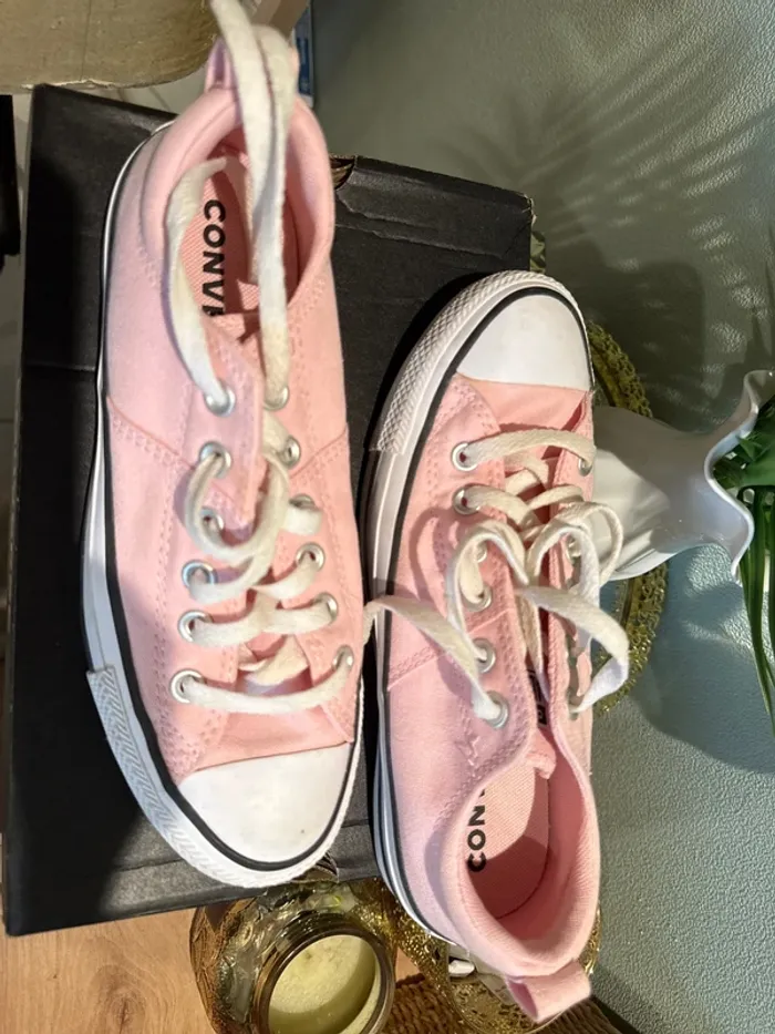 Jolies baskets roses basses état excellent 38 - photo numéro 3