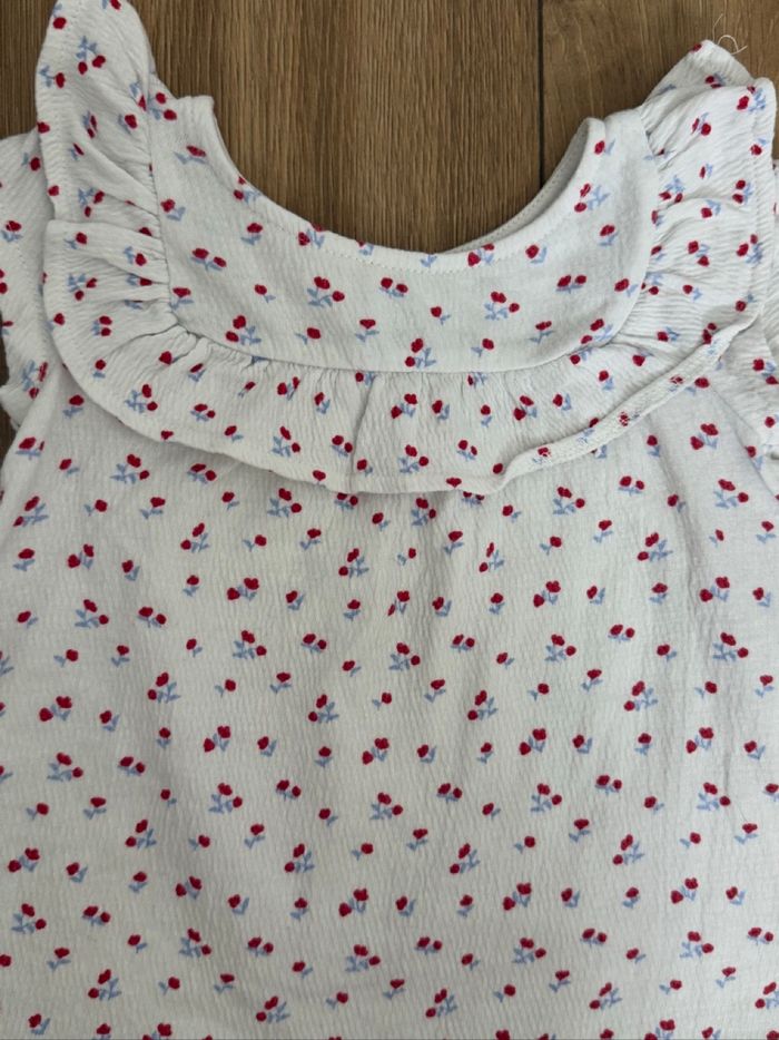 Robe Kiabi fleurs 3 mois - photo numéro 2