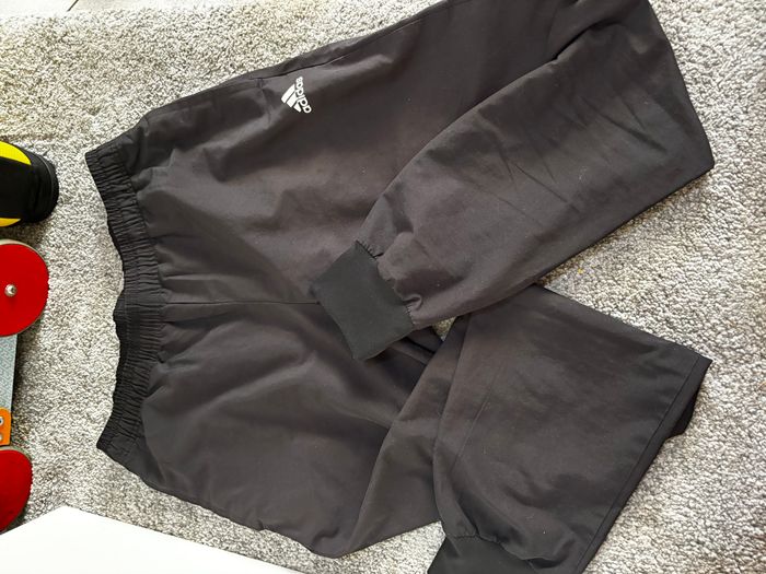 Jogging adidas taille L noir