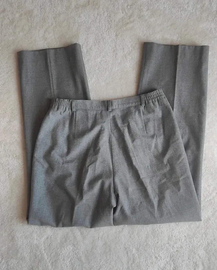 Pantalon à pince ajusté, habillé gris Un Jour Ailleurs UJA 42 en laine - photo numéro 6