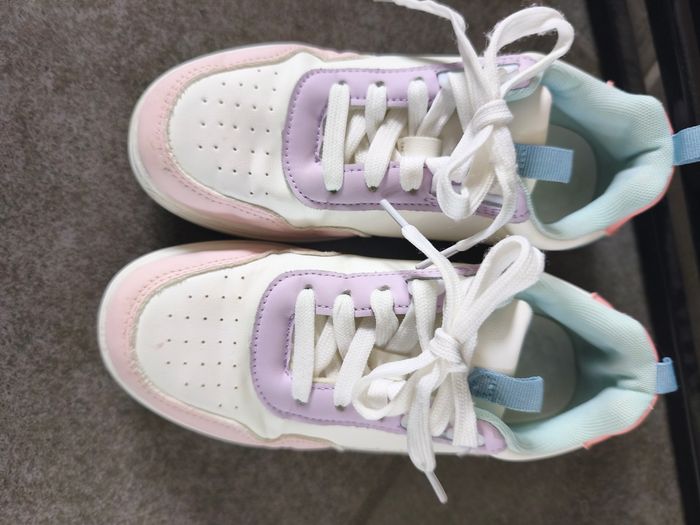 Baskets fille pointure 35 - photo numéro 2