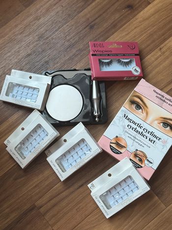 Faux cils